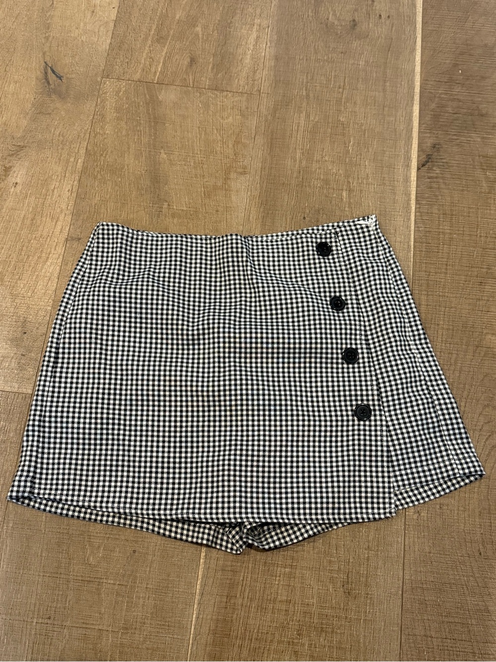 Pacsun Kendall and Kylie Black & White Gingham Button-Front Women’s Skort